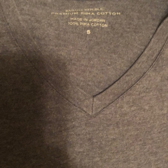 Banana Republic gray t shirt - Picture 3 of 3
